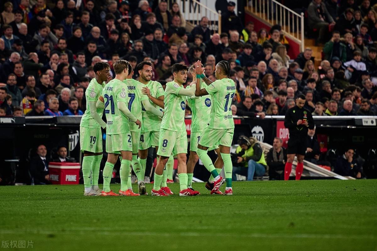 开云体育平台APP-曼联险胜罗马，托雷斯完成帽子戏法