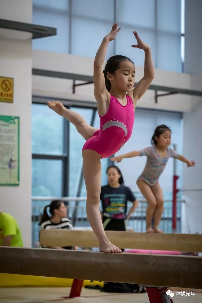 包含火力全开！体操比赛数据创纪录的词条