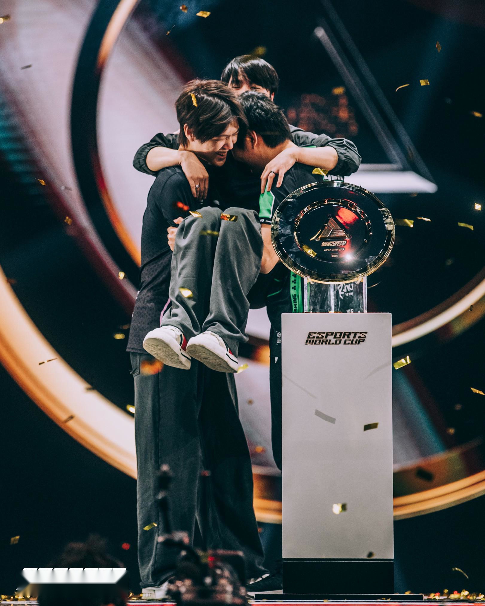 英雄联盟选手发挥出色，荣膺最佳MVP的简单介绍