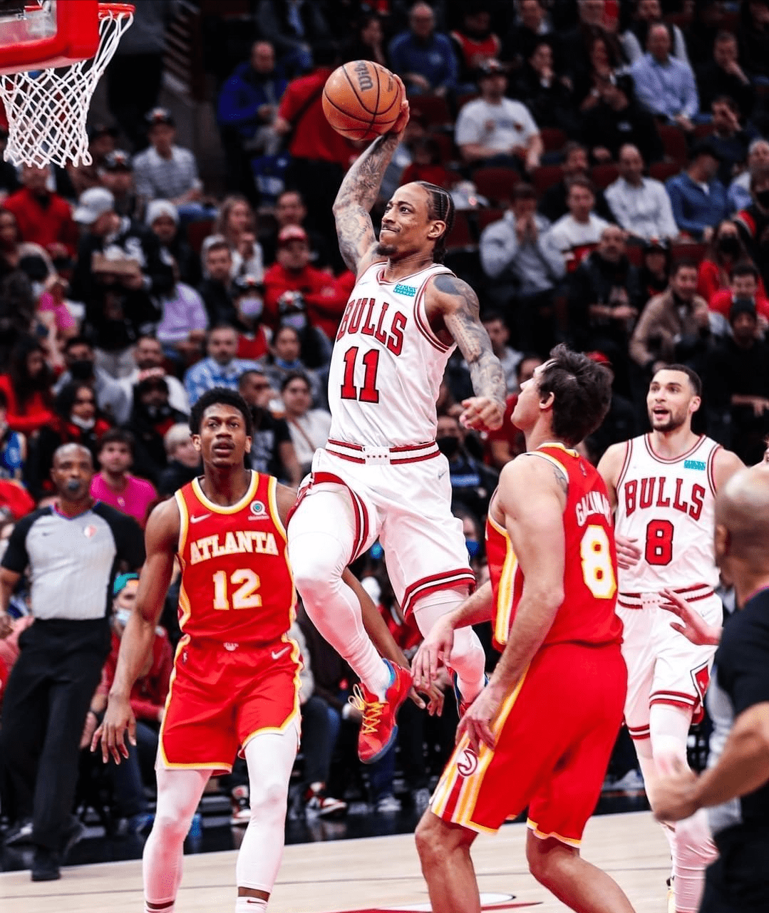 开云体育-雷霆轻取广州队，德罗赞惊艳四座