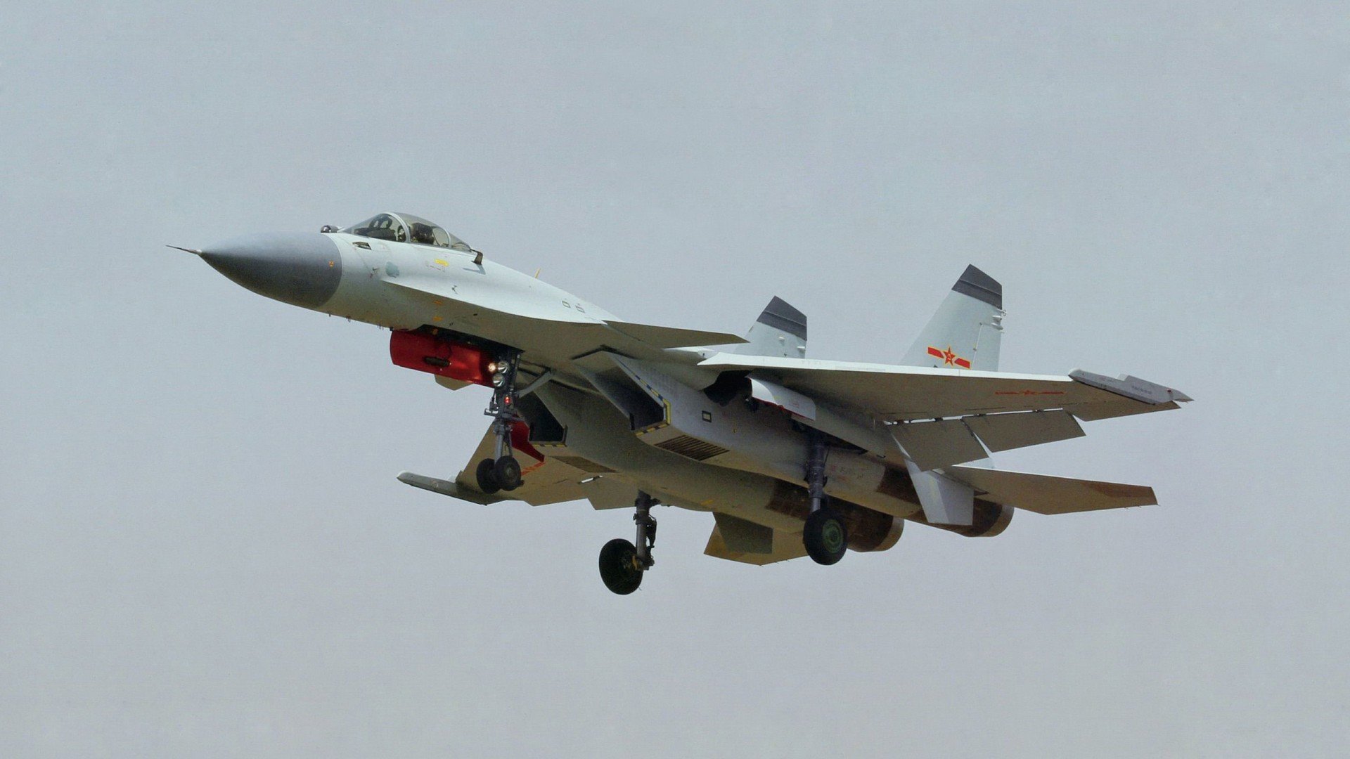 开云体育app-引擎轰鸣与篮网颤动，双线揭幕战的战术密码