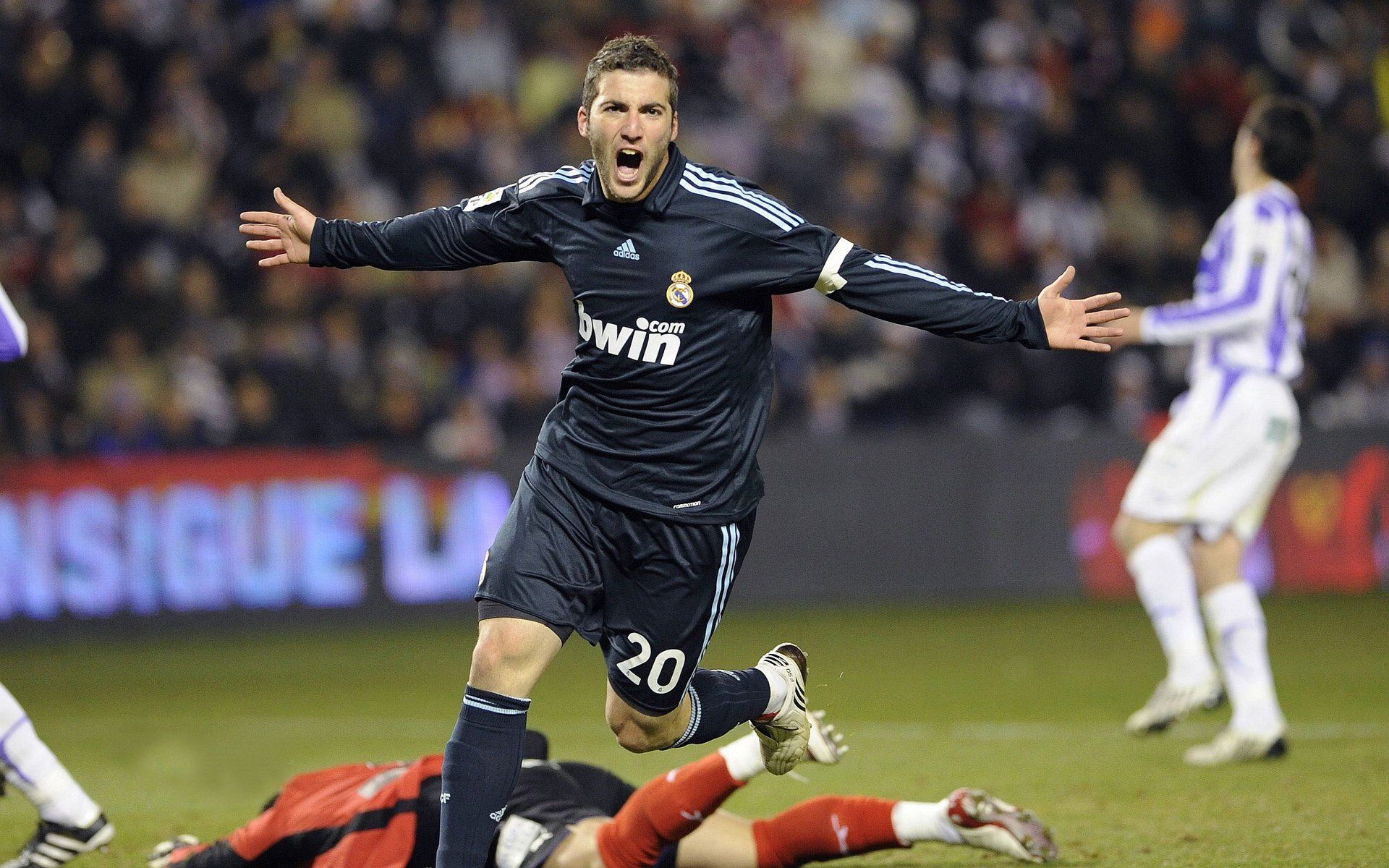 开云体育-霍勒迪临危救主，公牛三分雨浇灭雷霆